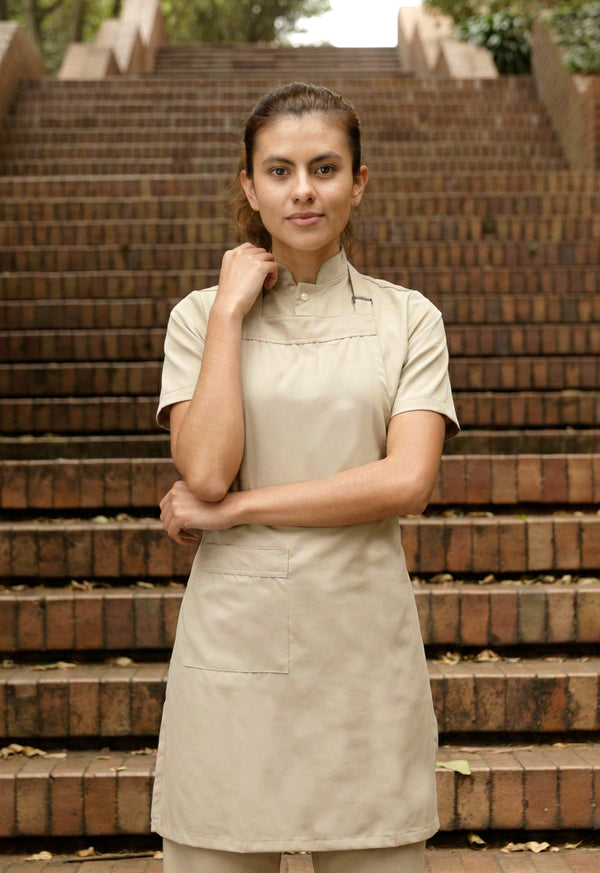 Delantal Peto Antifluido Beige | Uniforme Cocina