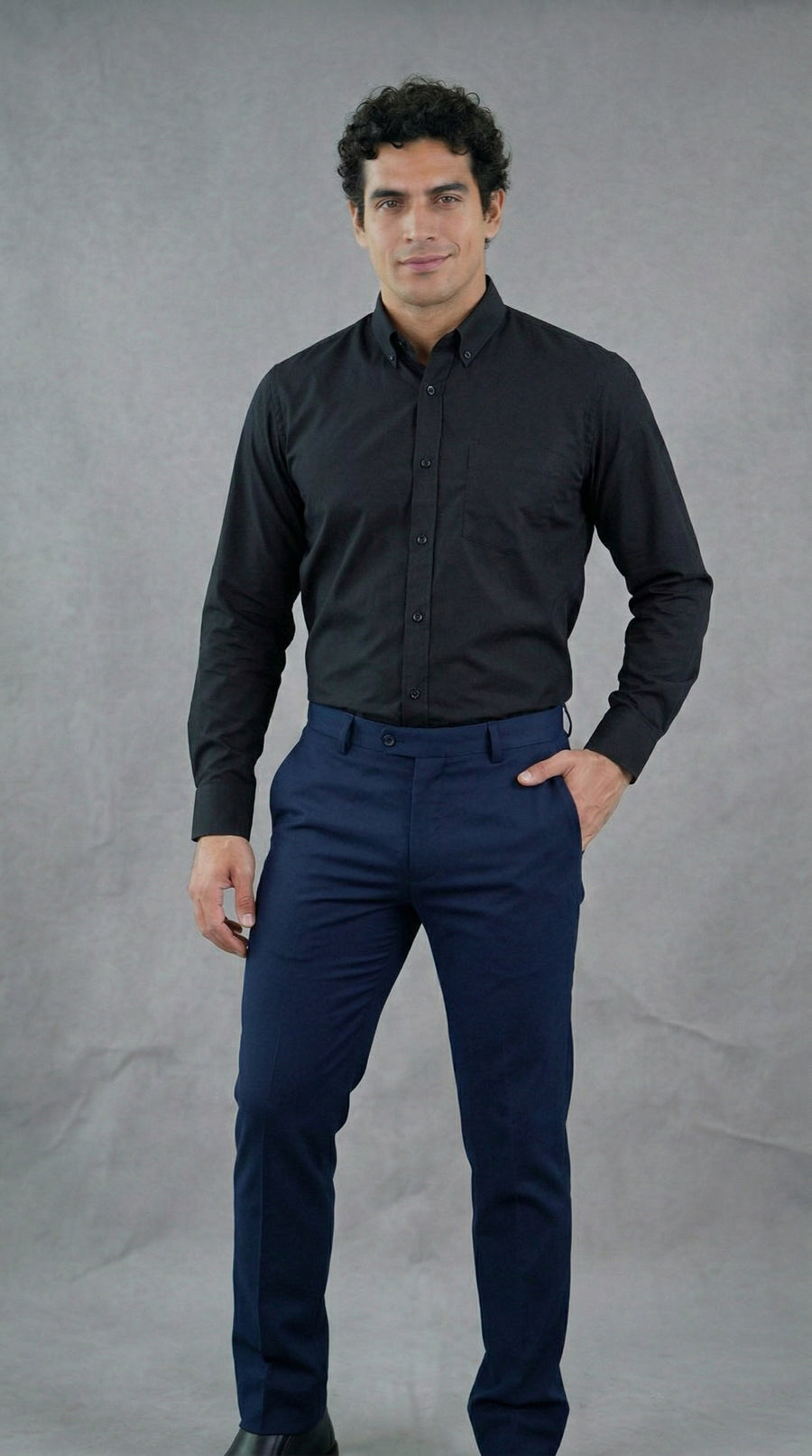 Camisa Formal Negra Manga Larga y Pantalón Dril Azul Oscuro Hombre | Uniforme Profesional